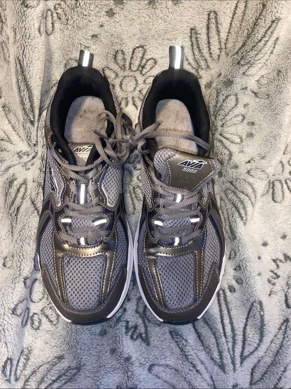 Avia Men's Gray and Black Mesh Athletic Shoes